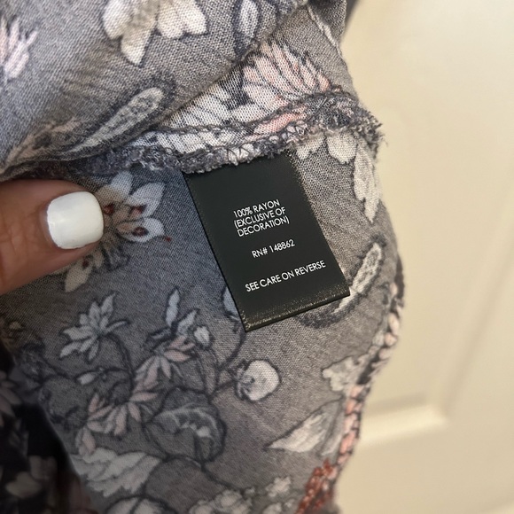 Torrid Grey Illusion Sharkbite gauze tank plus size 2x - Picture 7 of 9